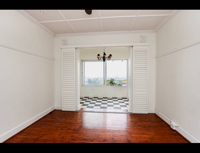 2.5 BEDROOM APARTMENT FOR SALE IN ESSENWOOD